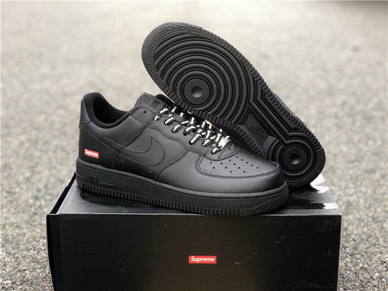 Air Force 1 Low Black Supreme