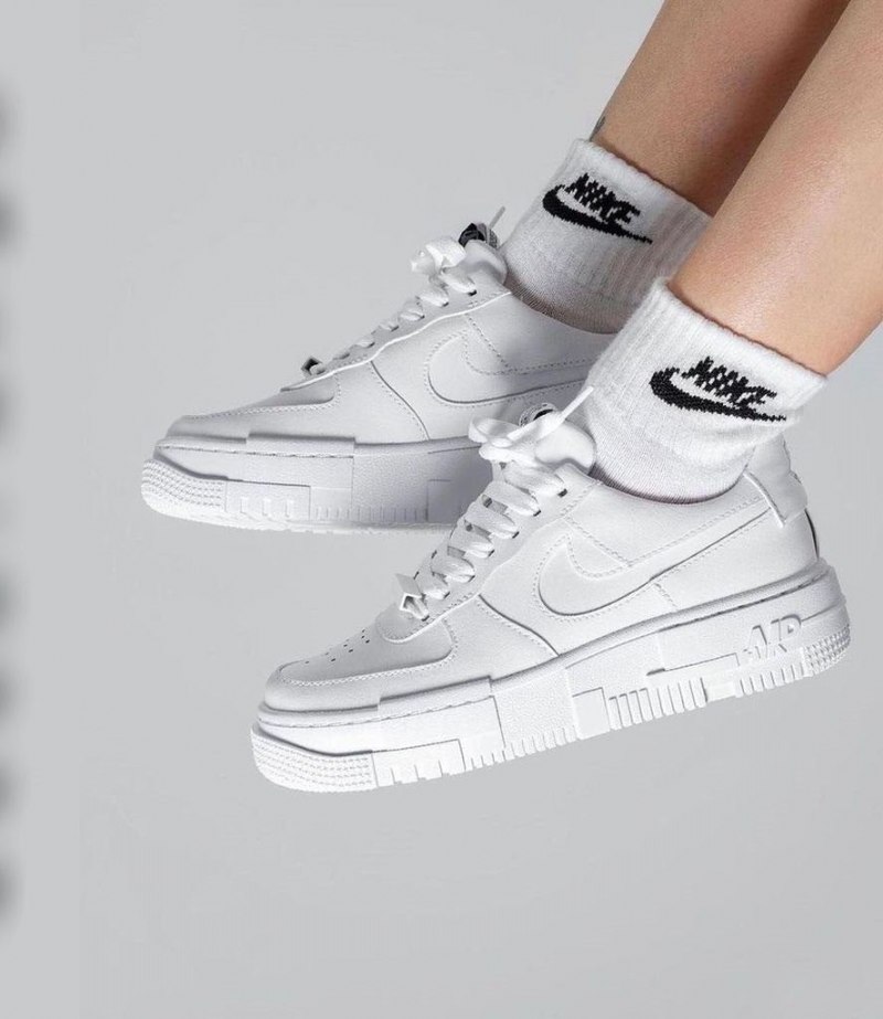 Air Force 1 Low Pixel Valkoinen