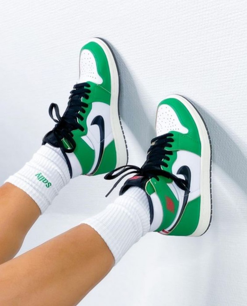 Air Jordan 1 High Lucky Green
