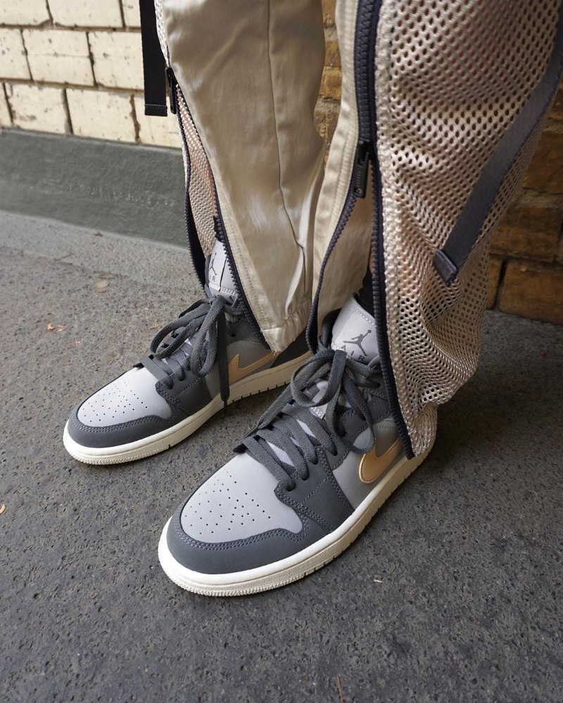 Air Jordan 1 Keskinharmaa Onyx