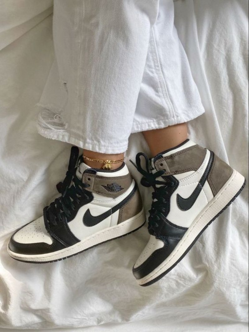 Air Jordan 1 Korkea Tumma Mocha