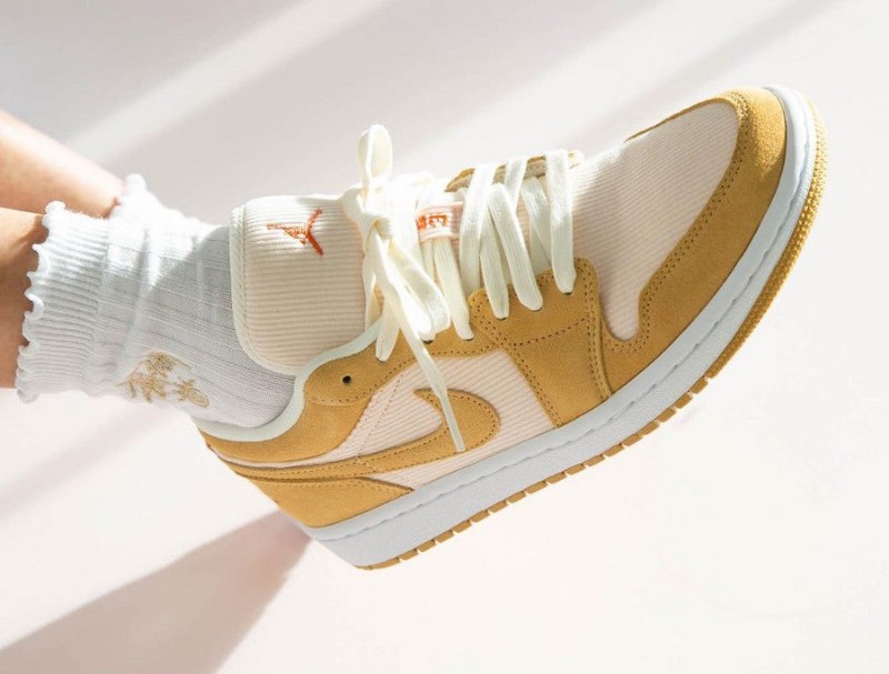 Air Jordan 1 Low Corduroy