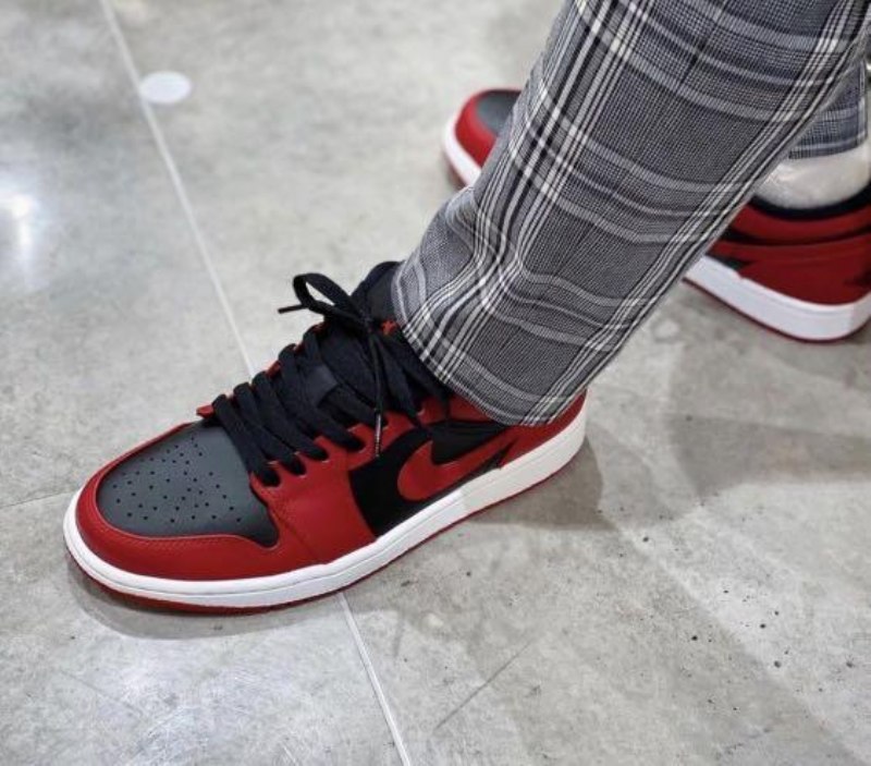 Air Jordan 1 Low Kääntärotuinen Pibled Swoosh