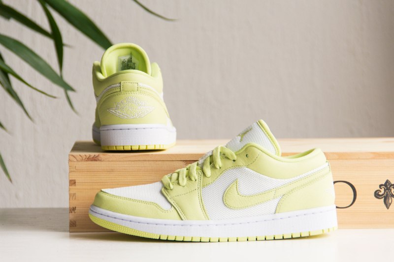Air Jordan 1 Low Limelight