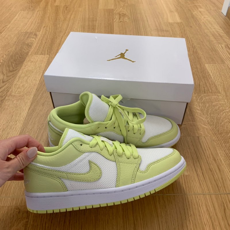 Air Jordan 1 Low Limelight