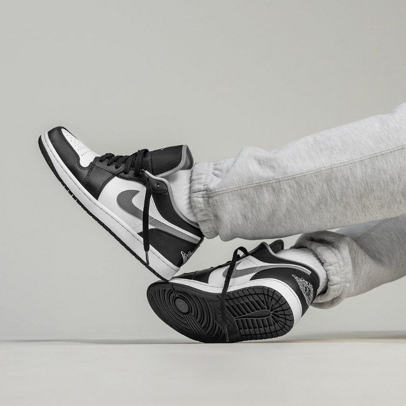 Air Jordan 1 Low Musta Valkoinen Hiukasharmaa