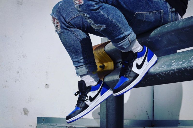 Air Jordan 1 Low Royal Toe