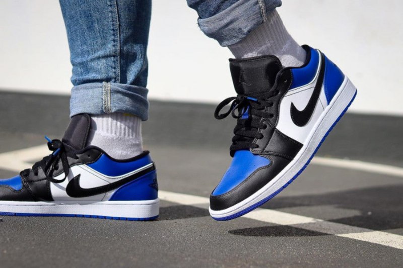 Air Jordan 1 Low Royal Toe