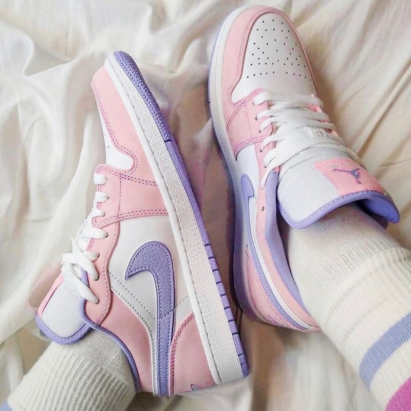 Air Jordan 1 Low Se Arctic Punch