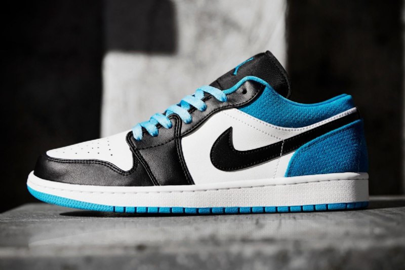 Air Jordan 1 Low Se Laser Blue