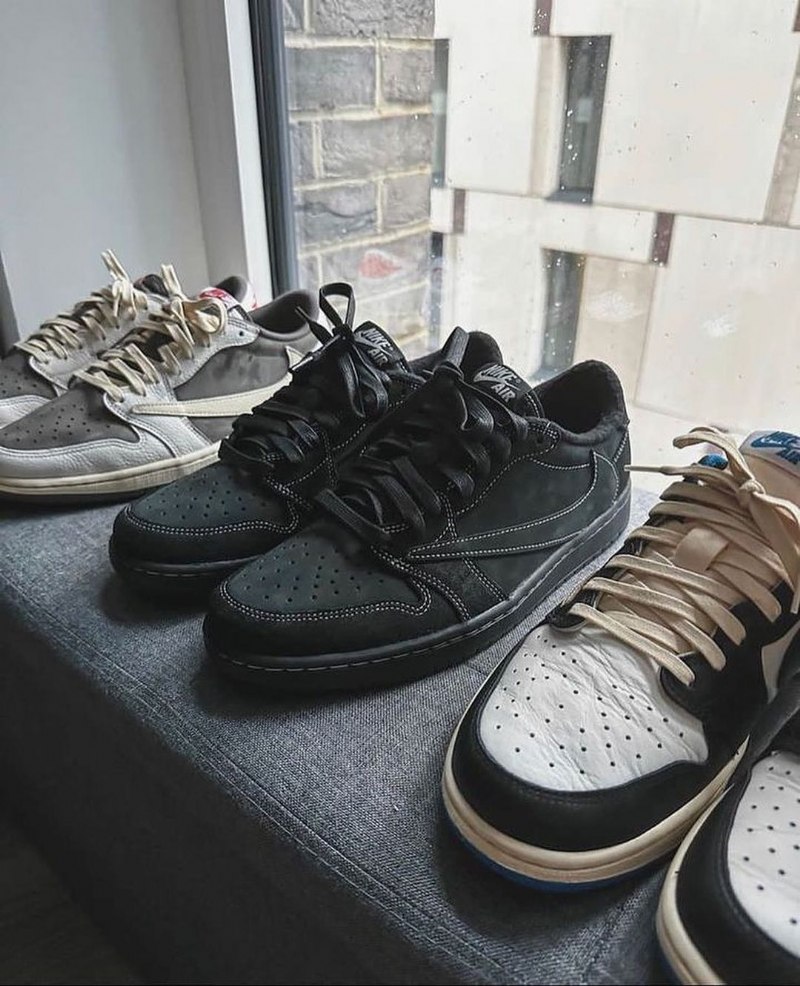 Air Jordan 1 Low Travis Scott Black Phantom