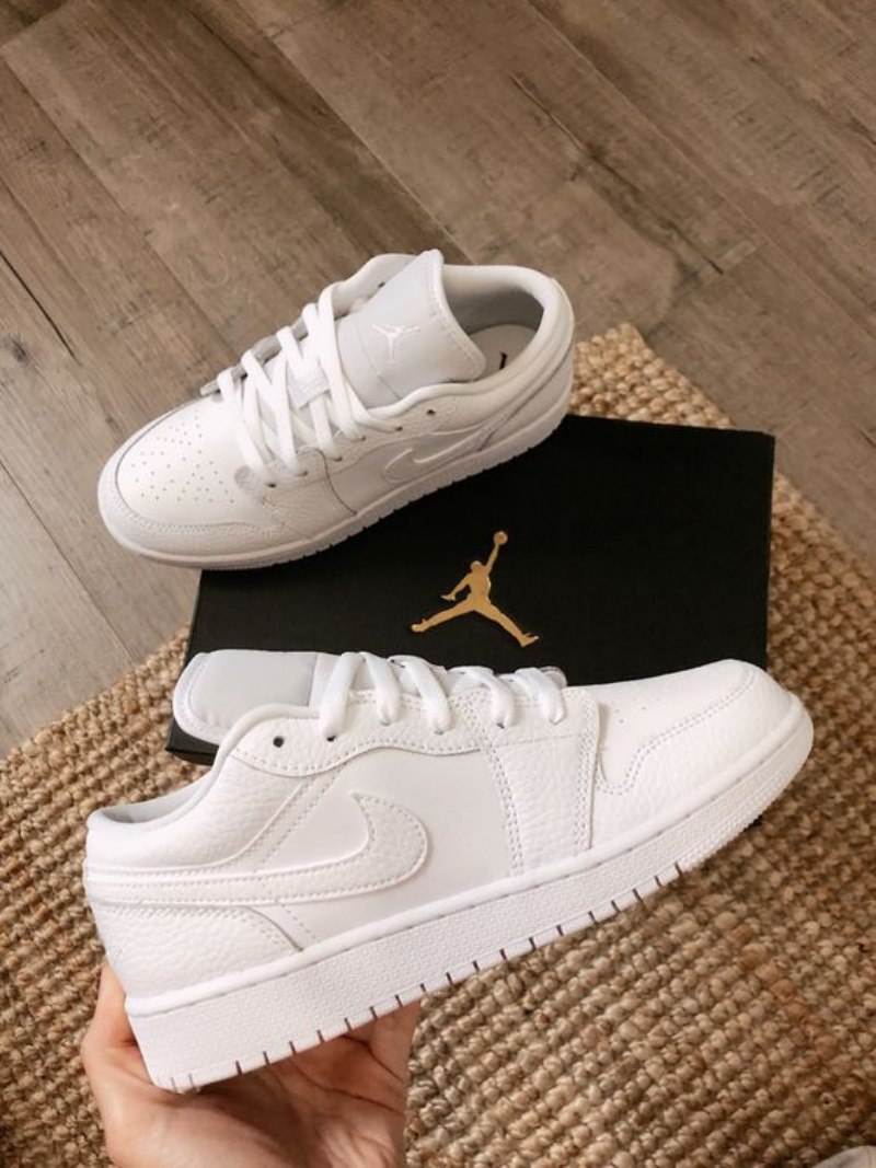 Air Jordan 1 Low Triple Valkoinen