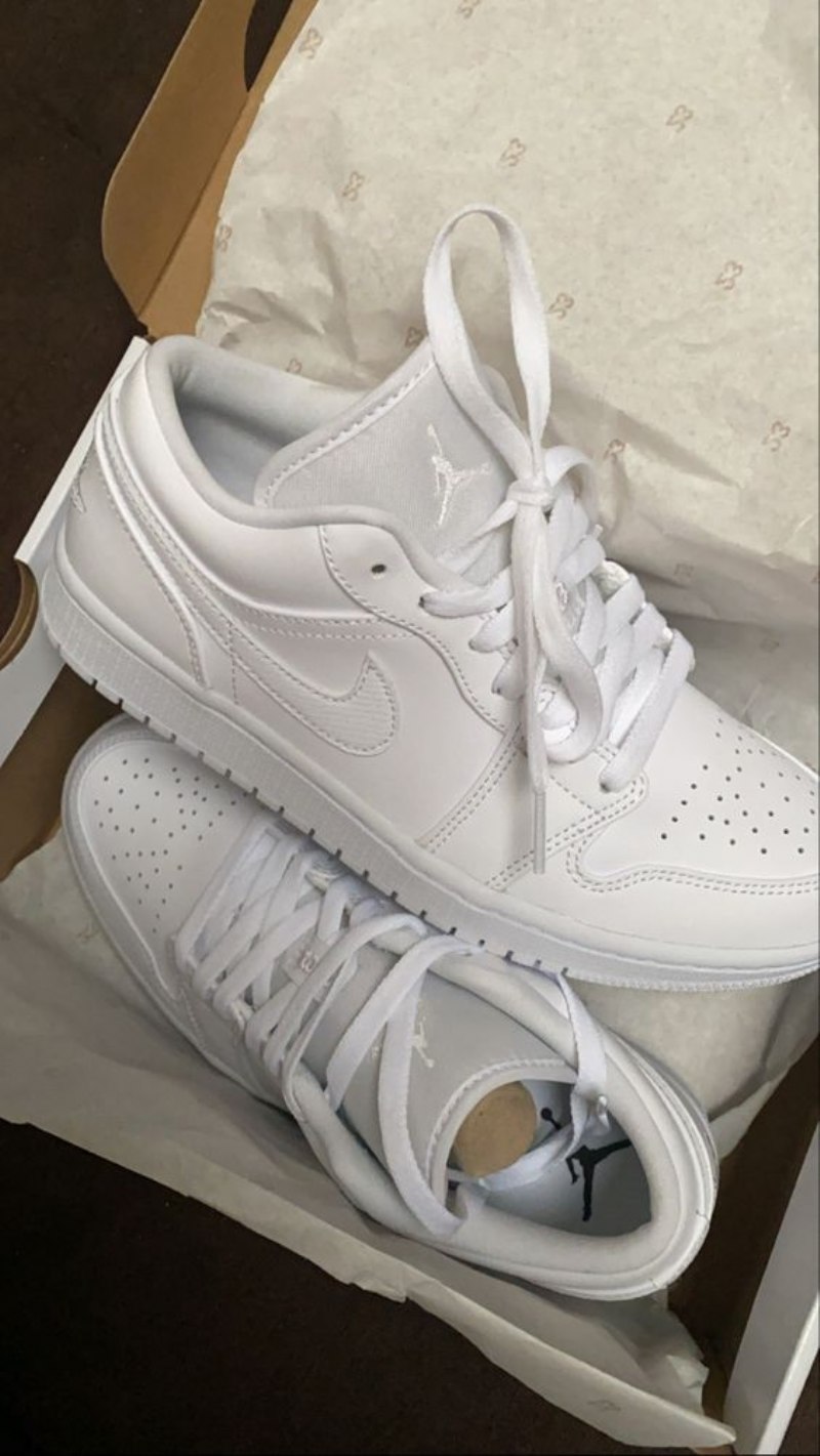 Air Jordan 1 Low Triple Valkoinen