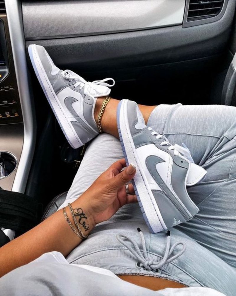 Air Jordan 1 Low Wolf Grey