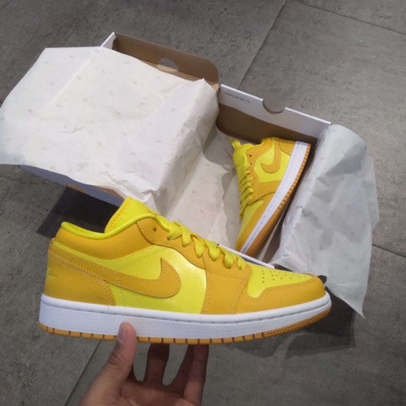 Air Jordan 1 Low Yellow Strik