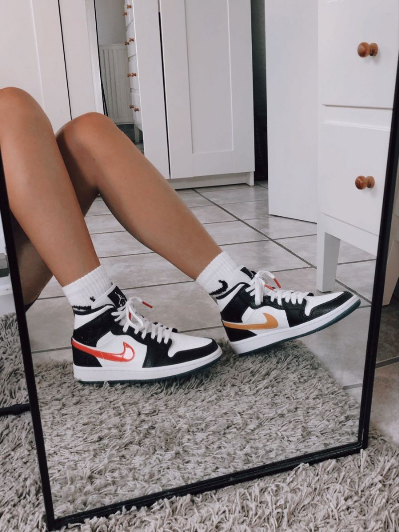 Air Jordan 1 Mid Alternate Swoosh