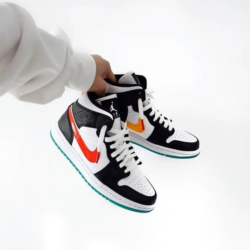 Air Jordan 1 Mid Alternate Swoosh