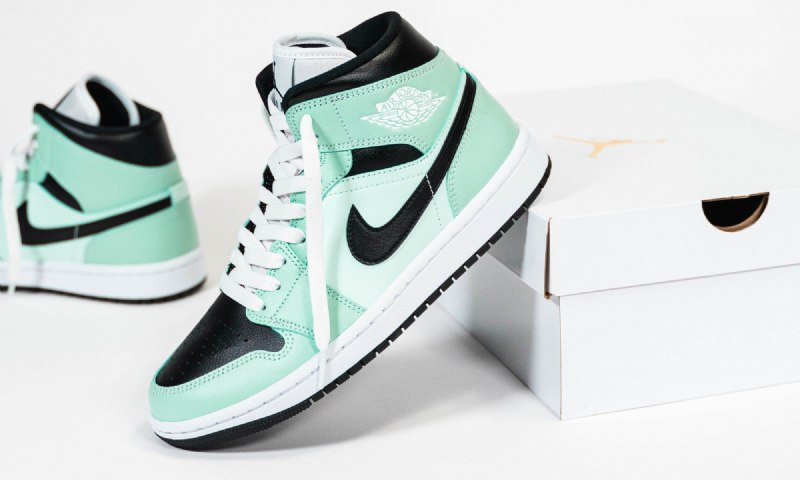 Air Jordan 1 Mid Aqua Blue Tint