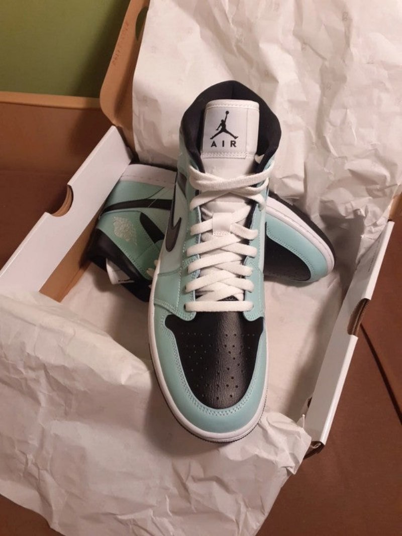Air Jordan 1 Mid Aqua Blue Tint