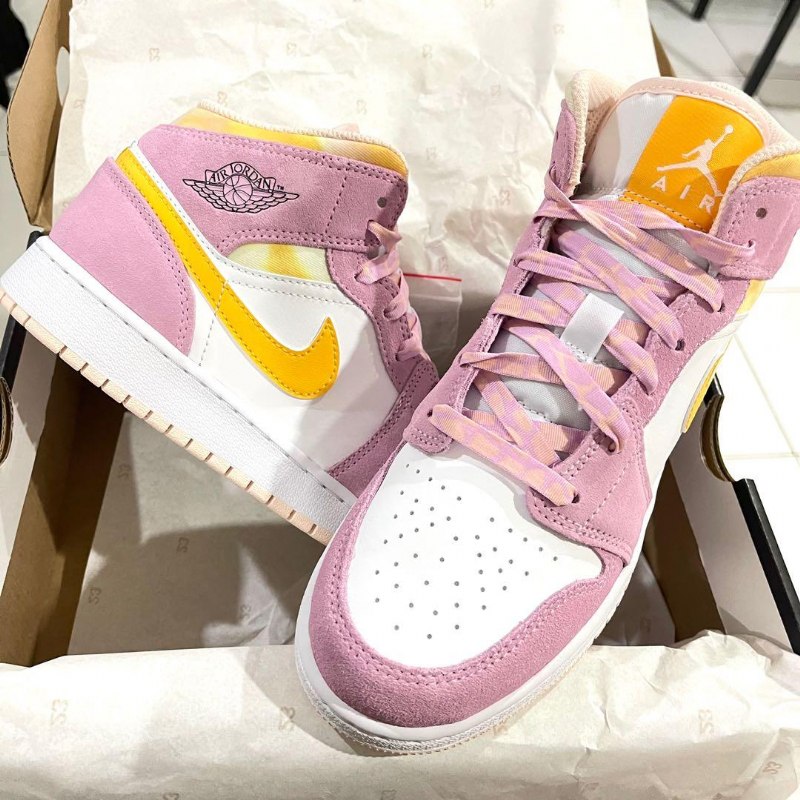 Air Jordan 1 Mid Arctic Pink
