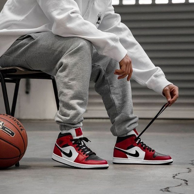 Air Jordan 1 Mid Chicago Musta Toe