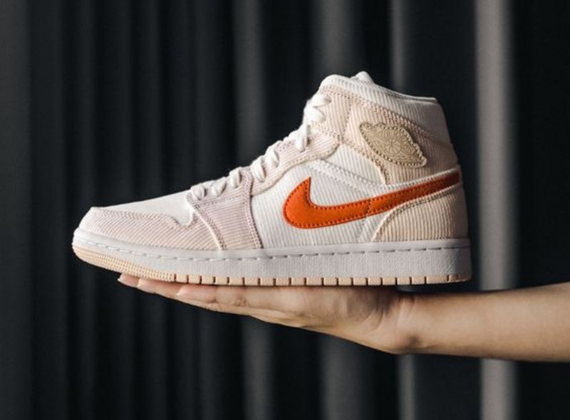 Air Jordan 1 Mid Corduroy