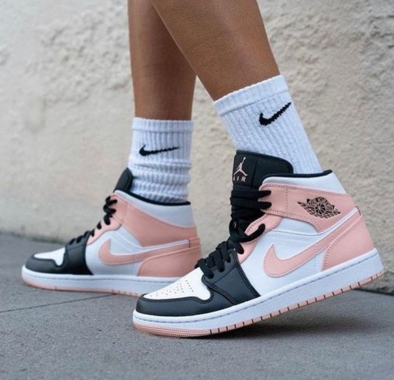 Air Jordan 1 Mid Crimson Tint