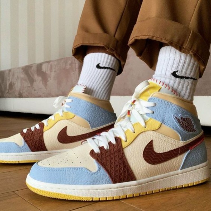 Air Jordan 1 Mid Fearless Maison Château Rouge