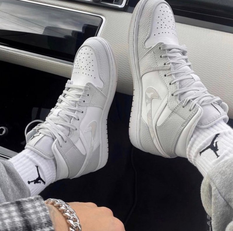 Air Jordan 1 Mid Gray Camo