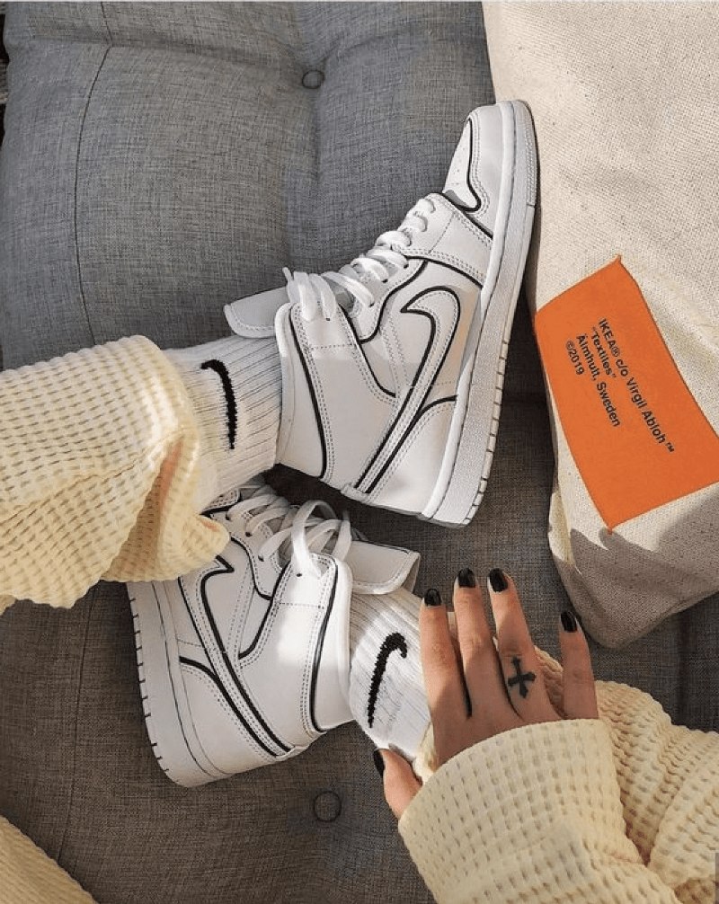 Air Jordan 1 Mid Iriscent Reflective White