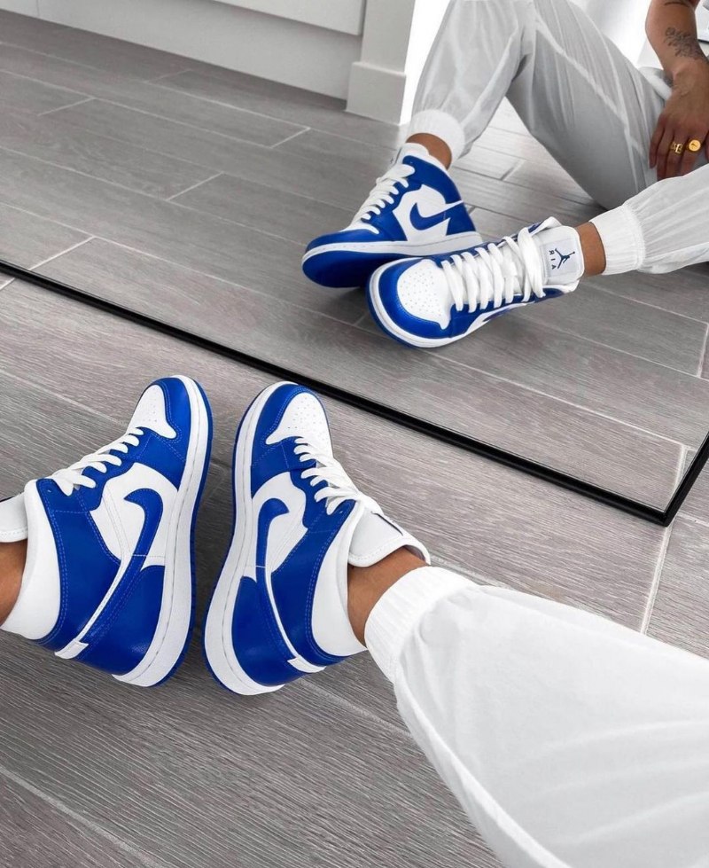 Air Jordan 1 Mid Kentucky Blue