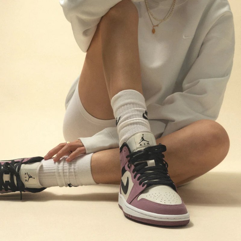Air Jordan 1 Mid Light Mulberry