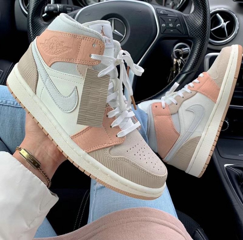 Air Jordan 1 Mid Milan