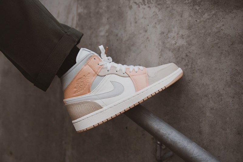Air Jordan 1 Mid Milan