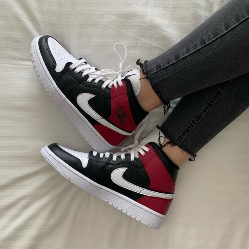 Air Jordan 1 Mid Noble Red