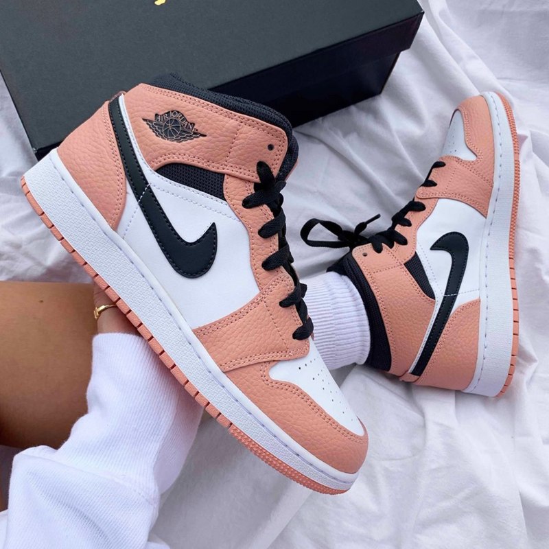 Air Jordan 1 Mid Pink Quartz