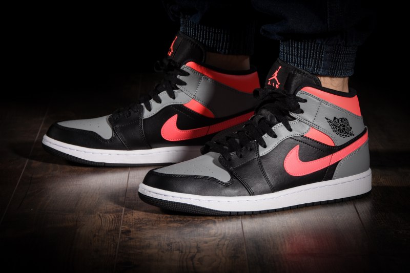 Air Jordan 1 Mid Pink Shadow