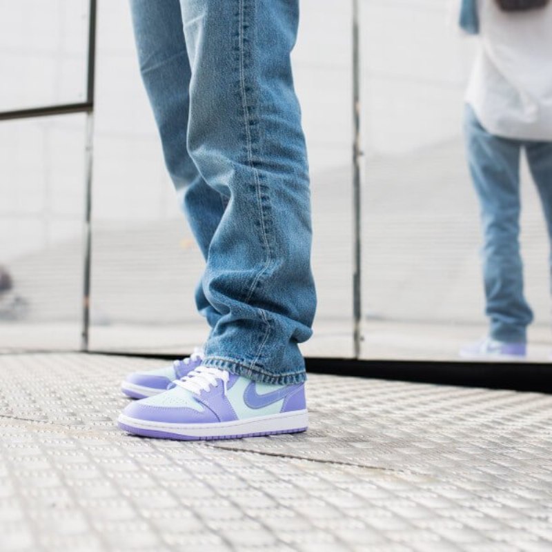 Air Jordan 1 Mid Purple Aqua