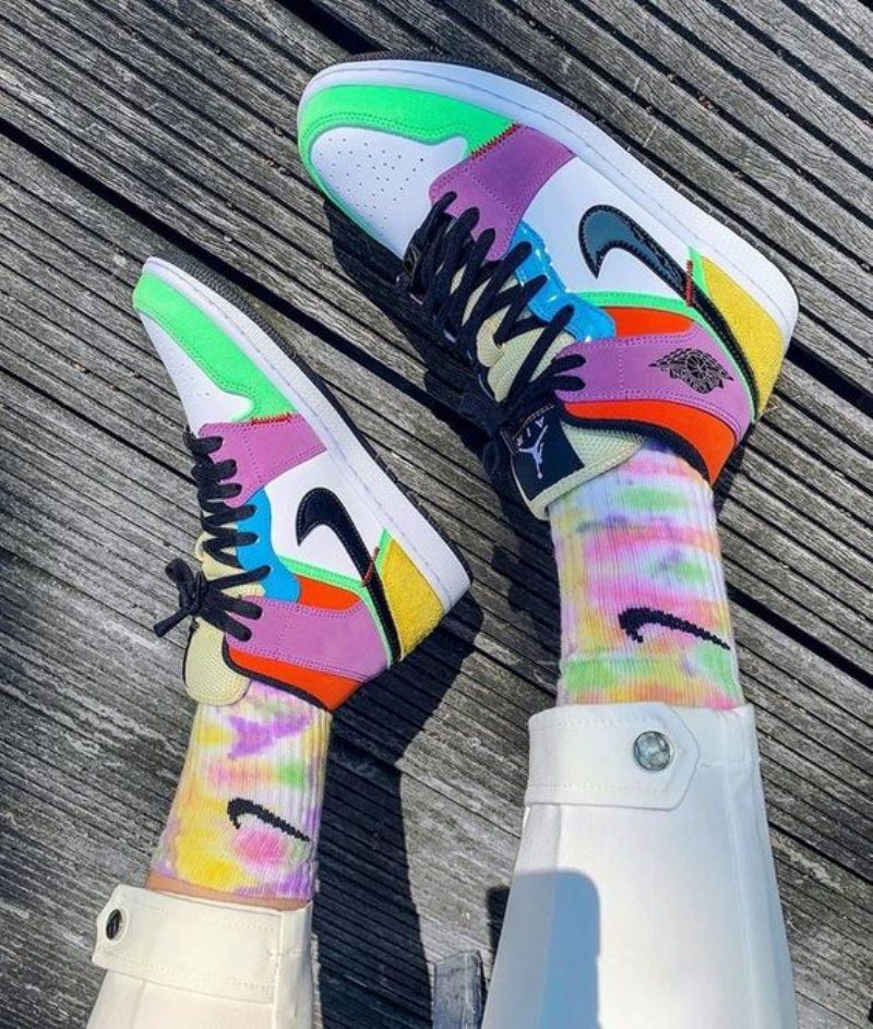 Air Jordan 1 Mid Se Lamppu