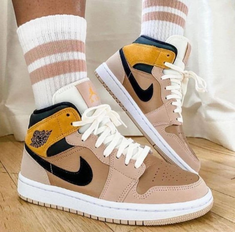 Air Jordan 1 Mid Se Particle Beige
