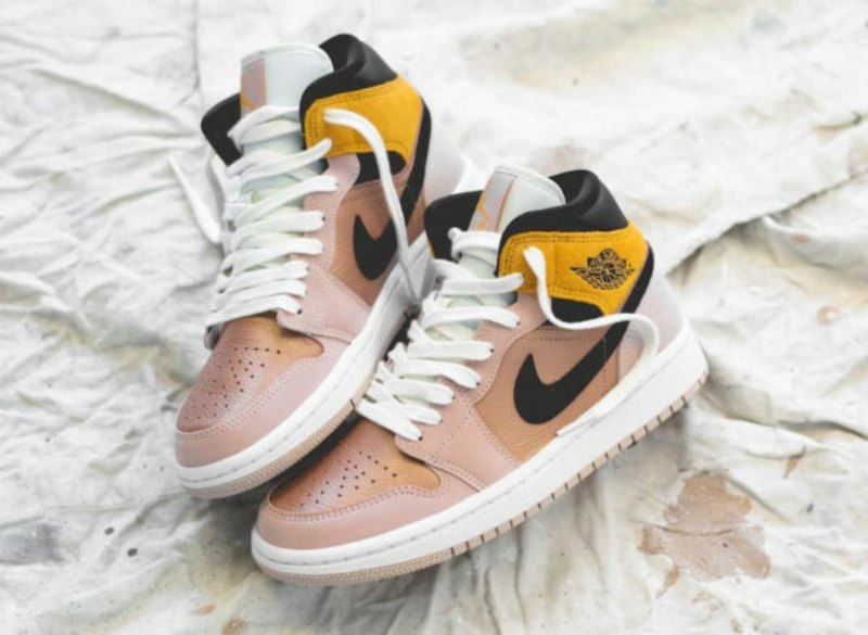 Air Jordan 1 Mid Se Particle Beige