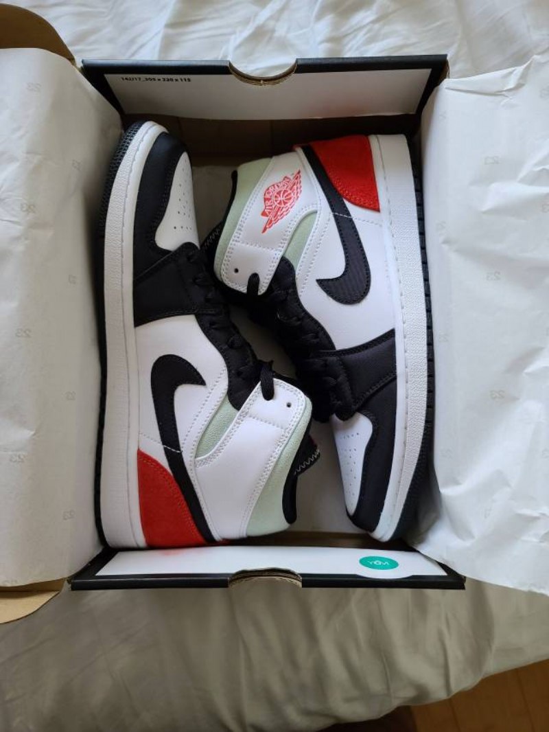 Air Jordan 1 Mid Se Union Musta Toe