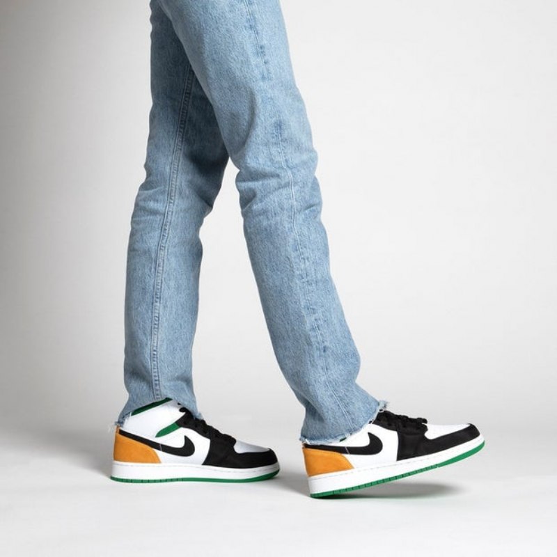 Air Jordan 1 Mid Se Valkoinen Laser Oranssi Lucky Green
