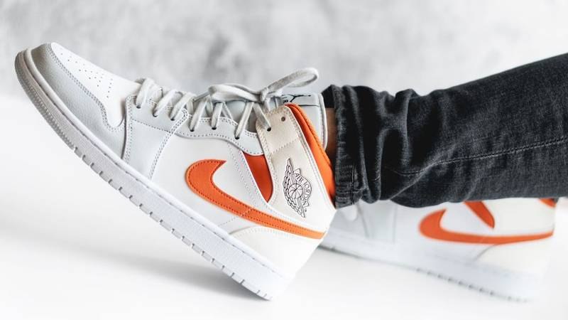 Air Jordan 1 Mid Starfish