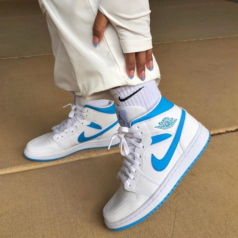 Air Jordan 1 Mid Unc