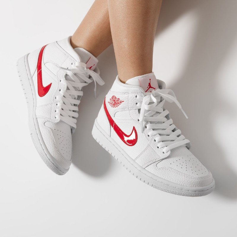 Air Jordan 1 Mid University Red