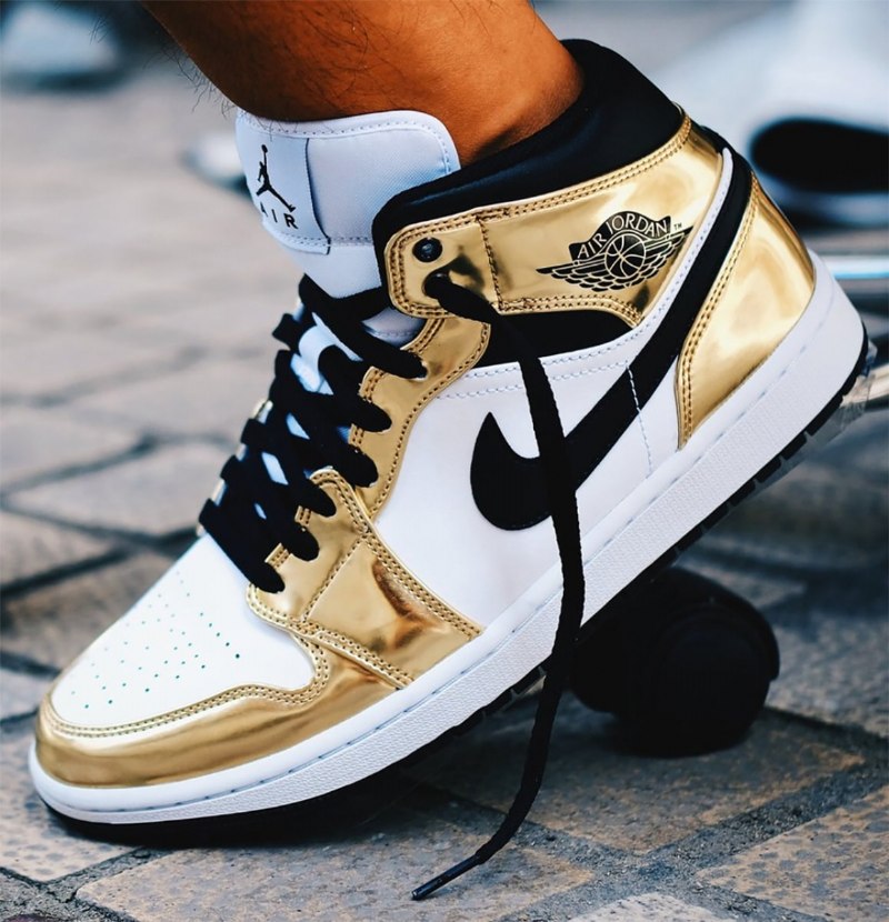 Air Jordan 1 Mid Valkoinen Metallinen Kulla