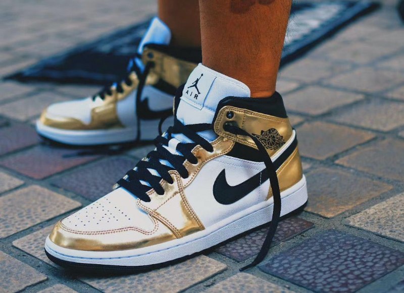 Air Jordan 1 Mid Valkoinen Metallinen Kulla