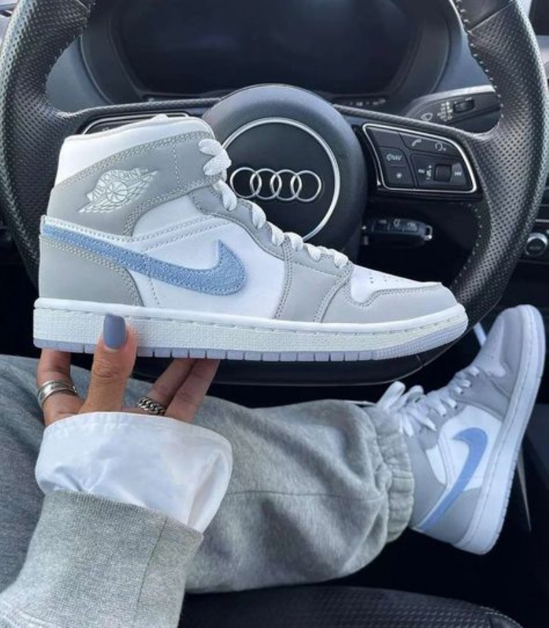 Air Jordan 1 Mid Wolf Gray