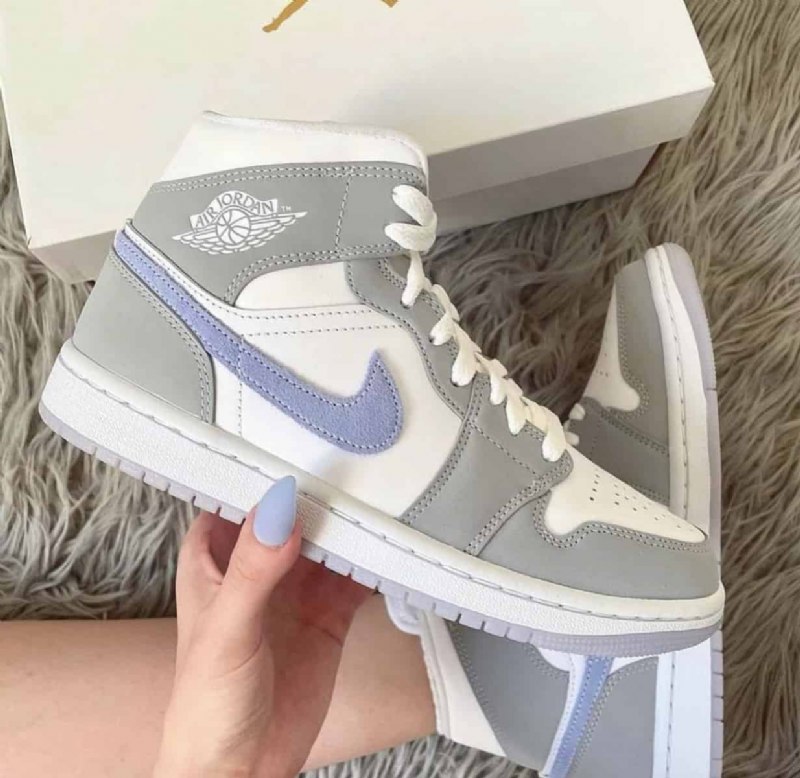 Air Jordan 1 Mid Wolf Gray